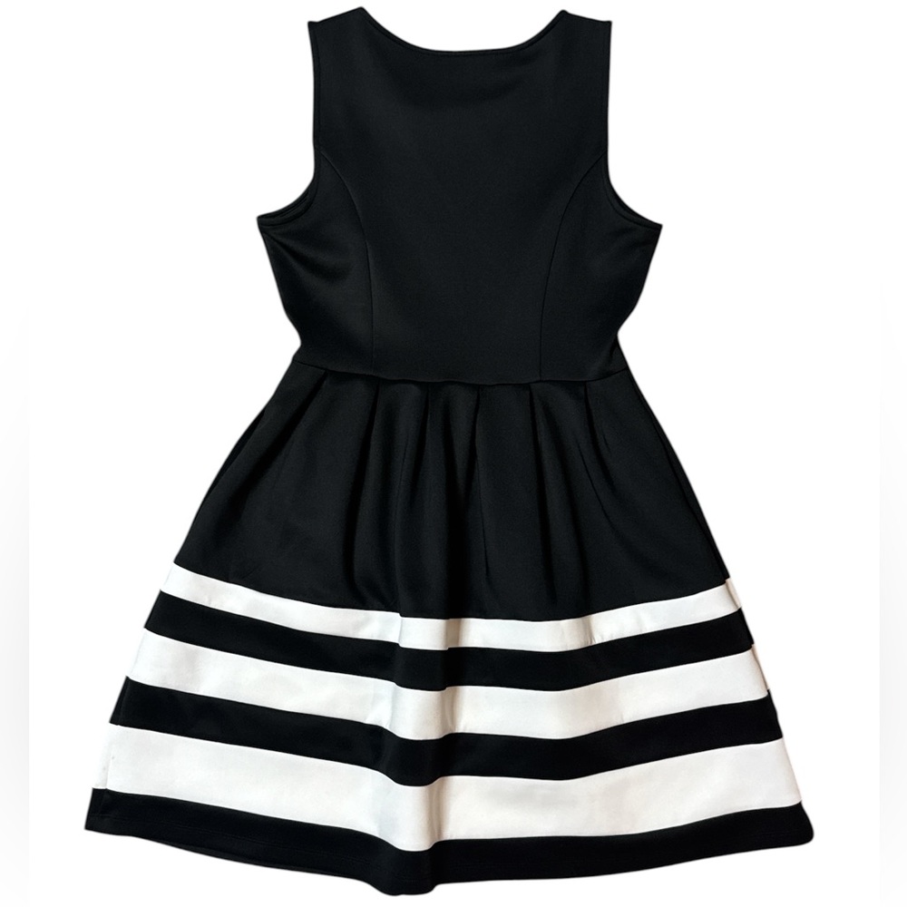 Apt 9 Women’s Black and White Sleeveless Fit-and-Flare Dress, size 8 - Picture 3 of 6